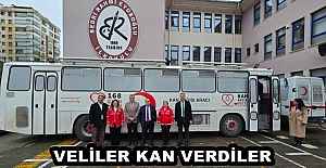 VELİLER KAN VERDİLER 