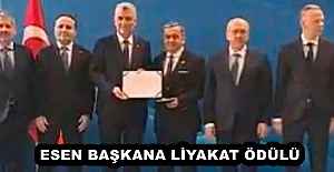 ESEN BAŞKANA LİYAKAT ÖDÜLÜ